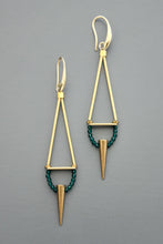 Load image into Gallery viewer, Geo green onyx spike earrings