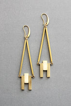 Load image into Gallery viewer, Mother-of-pearls/ brass geo earrings