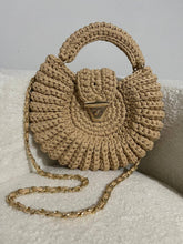 Load image into Gallery viewer, Handmade Mussel Crochet Purse