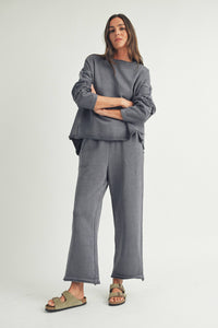 RAW EDGE DETAILED WIDE LEG PANTS