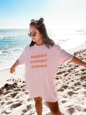 BADDIES SUPPORT BADDIES GRAPHIC TEE (PINK)