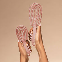 Load image into Gallery viewer, Mini Terra Detang Flexi Brush