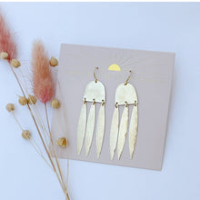Load image into Gallery viewer, Salacia Earrings