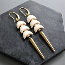 Load image into Gallery viewer, stack crescents spike earrings