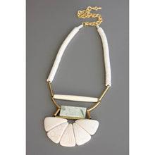 Load image into Gallery viewer, Magnesite Statement Necklace