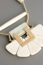 Load image into Gallery viewer, Magnesite Statement Necklace