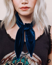 Load image into Gallery viewer, Mystic Seas Scarf Tie