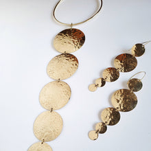 Load image into Gallery viewer, Brass disc collar Necklace