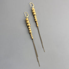 Load image into Gallery viewer, Gold hematite ox chain earrings