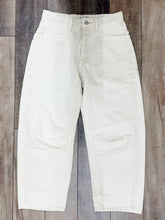 Load image into Gallery viewer, Minimalist Moxie Boyfriend Jean