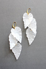 Load image into Gallery viewer, frosted leaf duster earrings
