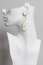 Load image into Gallery viewer, Carved white earrings