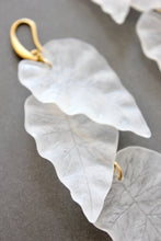 Load image into Gallery viewer, frosted leaf duster earrings
