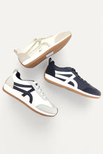 Load image into Gallery viewer, SWOOSH GUM SOLE SNEAKERS