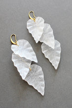 Load image into Gallery viewer, frosted leaf duster earrings