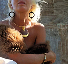 Load image into Gallery viewer, Brass brown wood sphere collar necklace