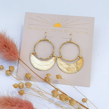 Load image into Gallery viewer, Crescent Moon Earrings