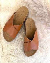 Load image into Gallery viewer, Sidelines Footbed