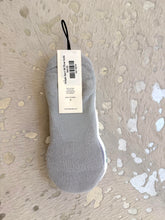 Load image into Gallery viewer, Simple Sport No Show Socks