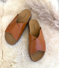 Load image into Gallery viewer, Sidelines Footbed